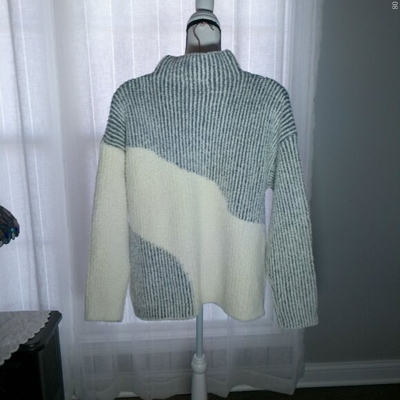 BAREFOOT DREAMS COZYCHIC NWTLong Sleeve Cowl Neck Cream w/Gray Stripe Sweater XL - Picture 3 of 9